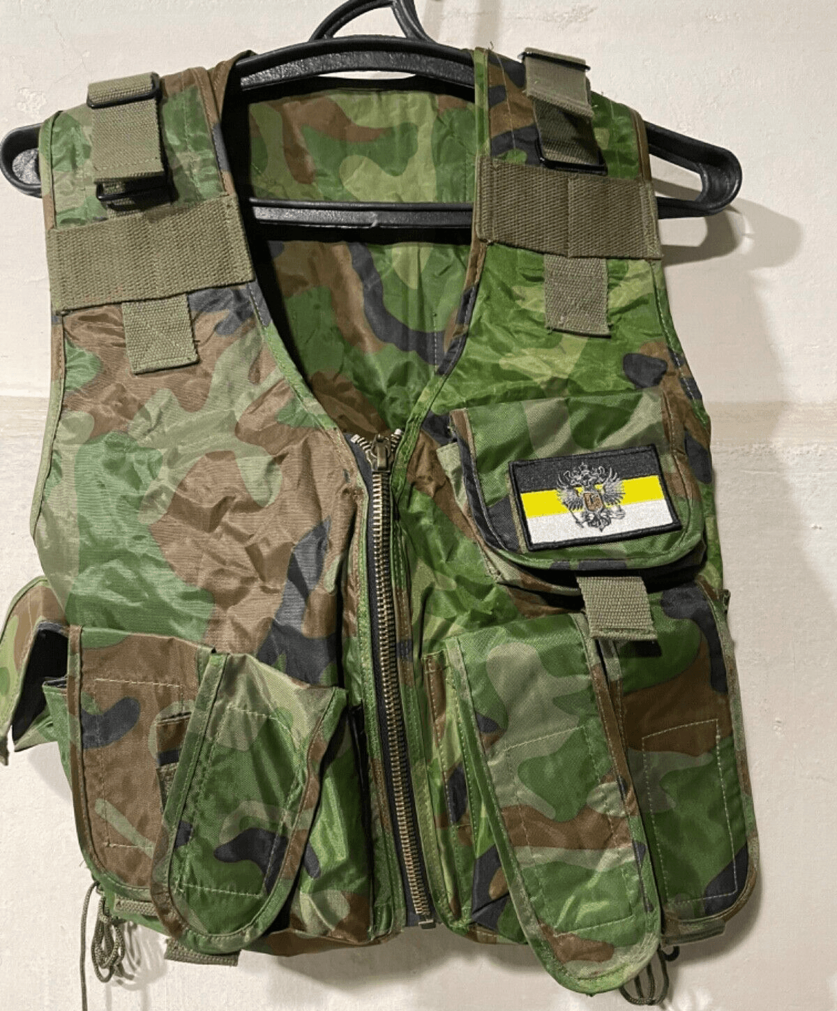 Airsoft Vest WOODLAND LES camo new condition with PATCH