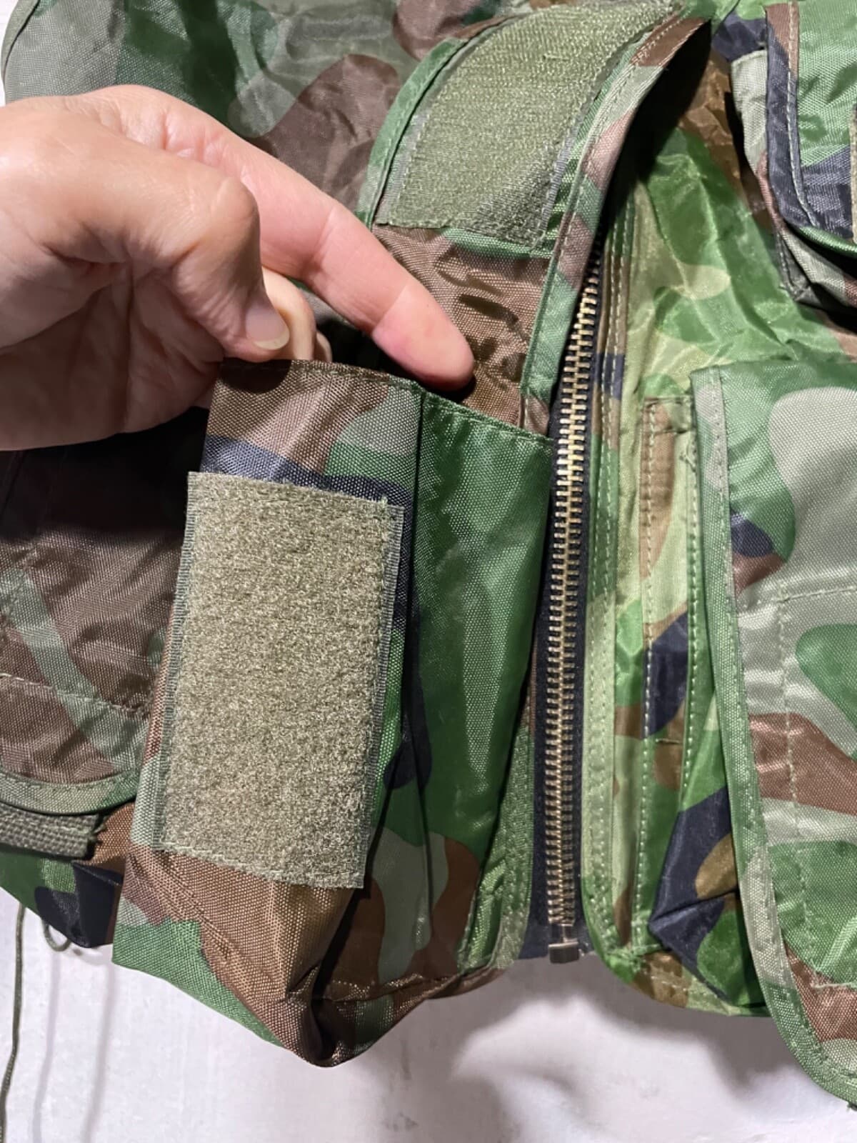 Airsoft Vest WOODLAND LES camo new condition with PATCH thumbnail 2