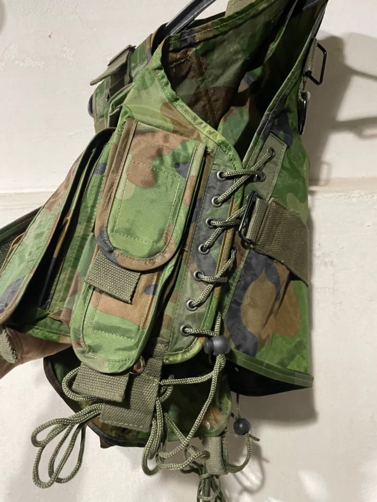 Airsoft Vest WOODLAND LES camo new condition with PATCH thumbnail 5