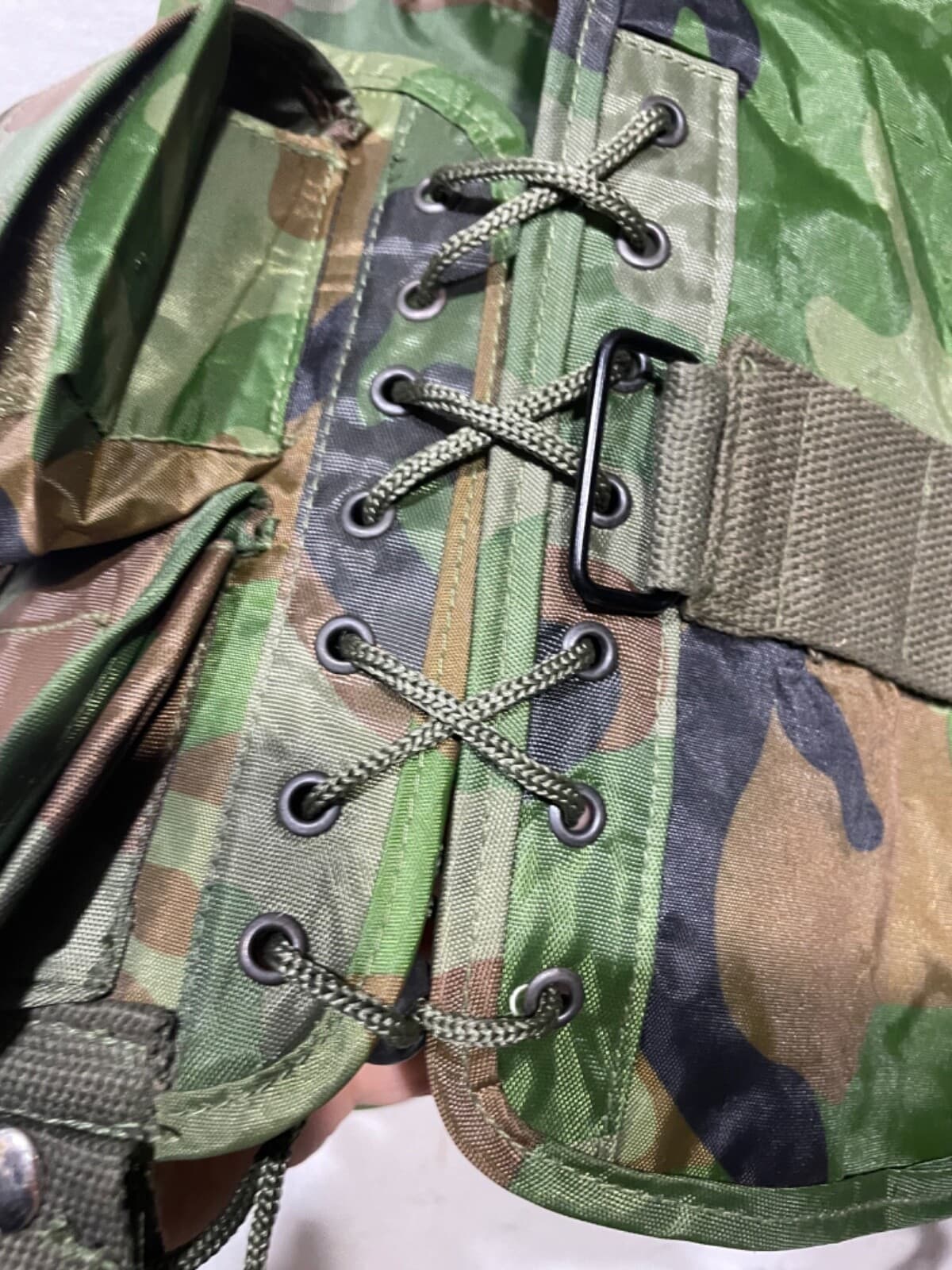 Airsoft Vest WOODLAND LES camo new condition with PATCH thumbnail 9